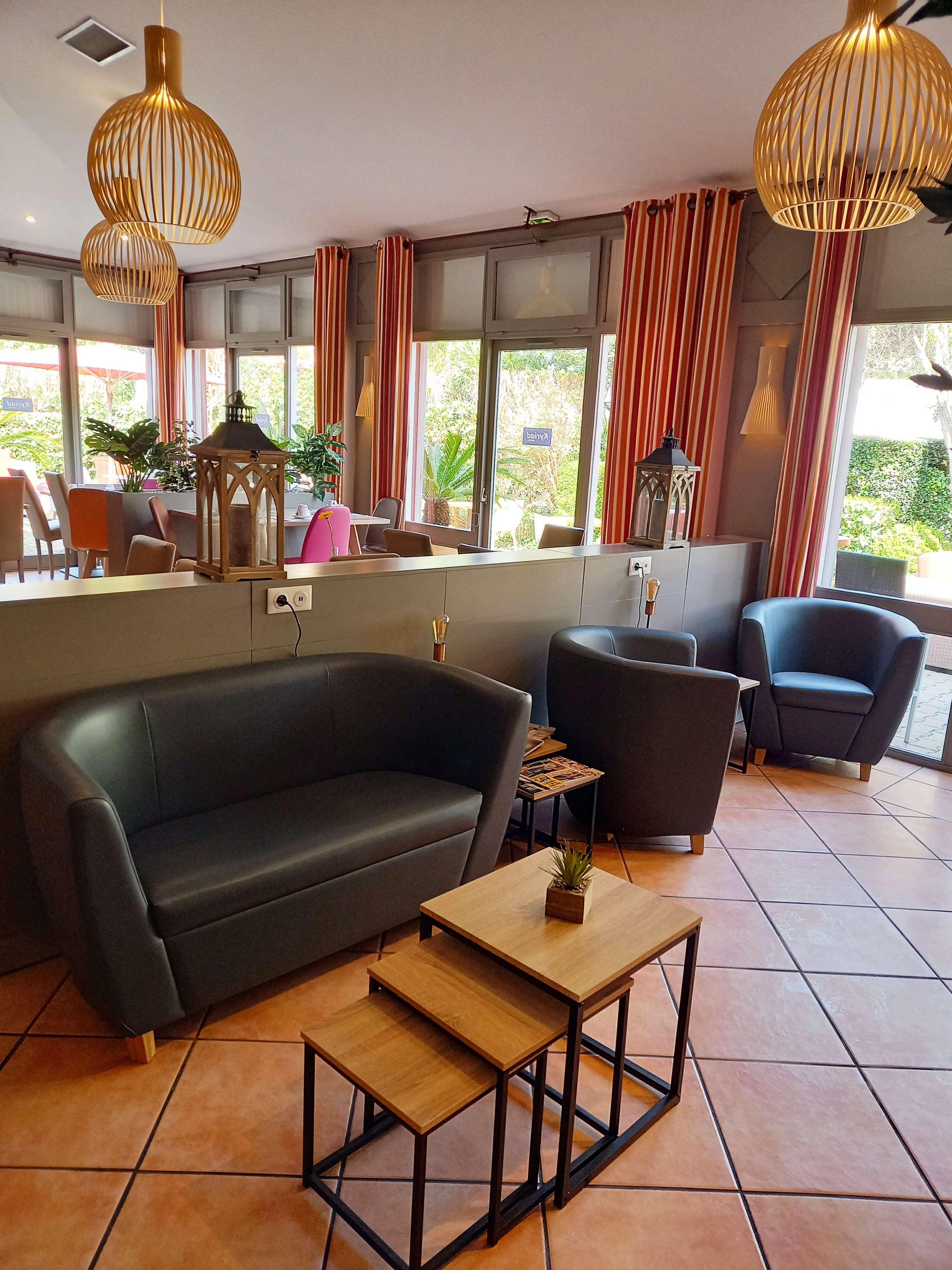 Kyriad Nîmes Ouest A9 Extérieur photo