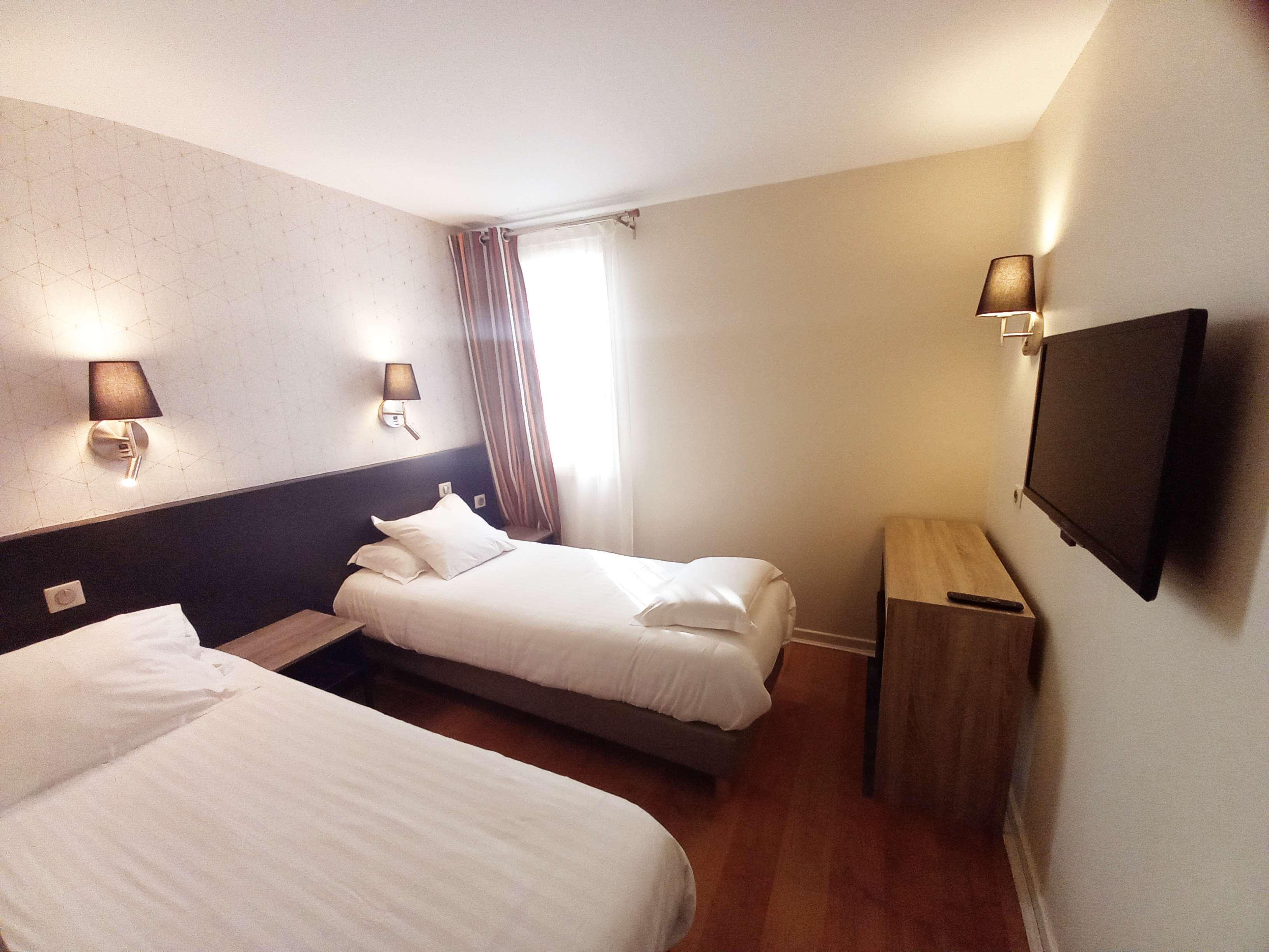 Kyriad Nîmes Ouest A9 Extérieur photo