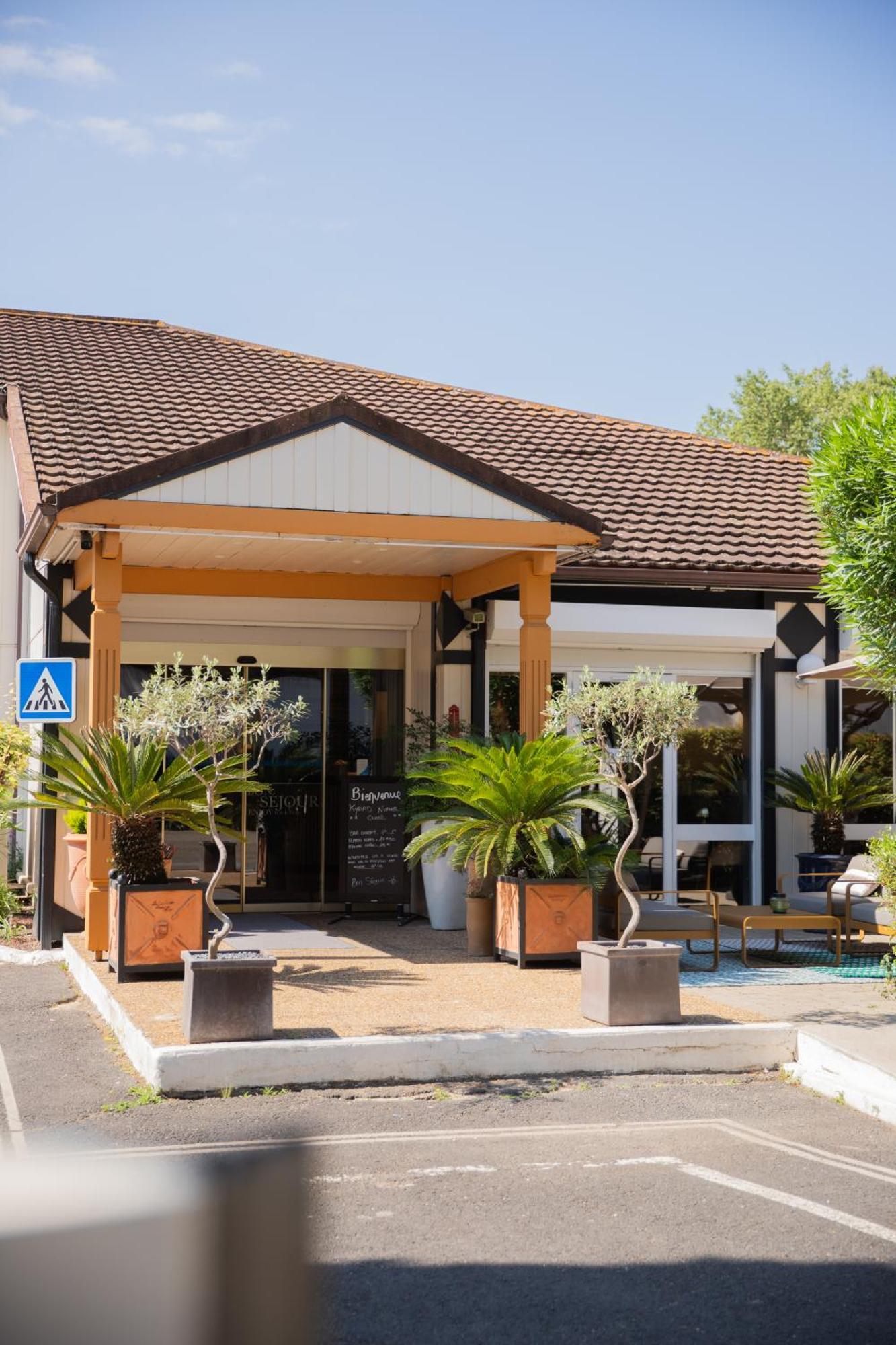 Kyriad Nîmes Ouest A9 Extérieur photo