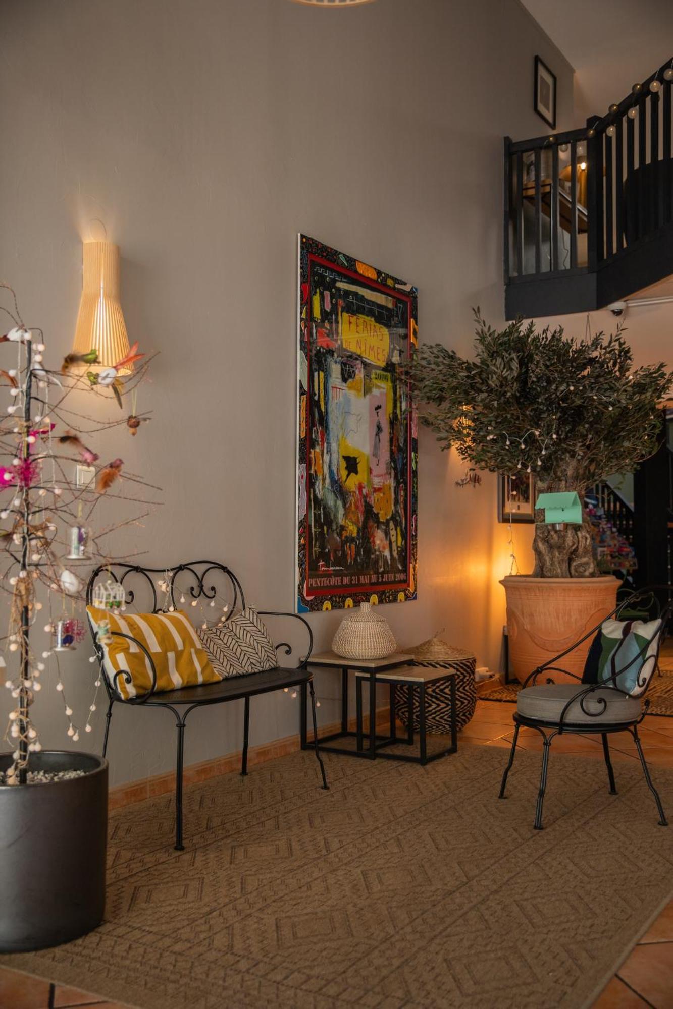 Kyriad Nîmes Ouest A9 Extérieur photo