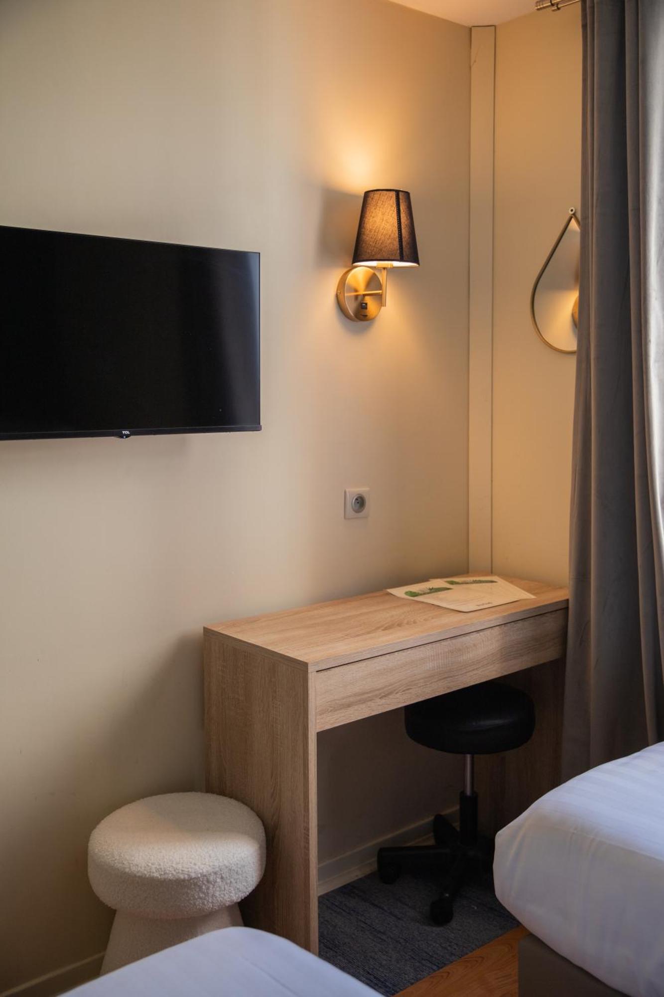 Kyriad Nîmes Ouest A9 Extérieur photo