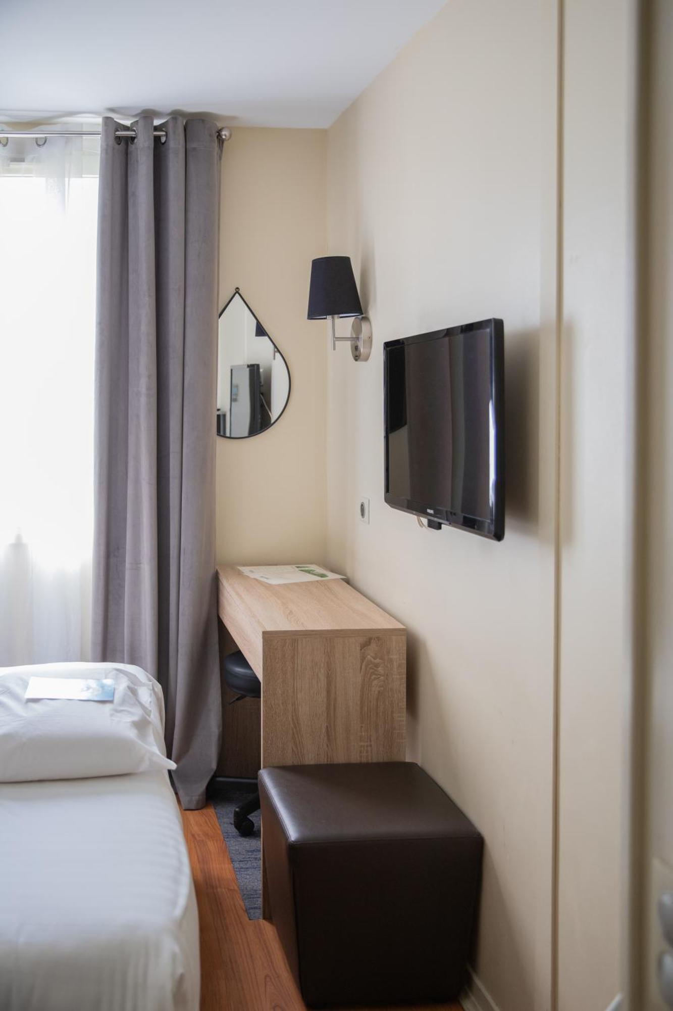 Kyriad Nîmes Ouest A9 Extérieur photo