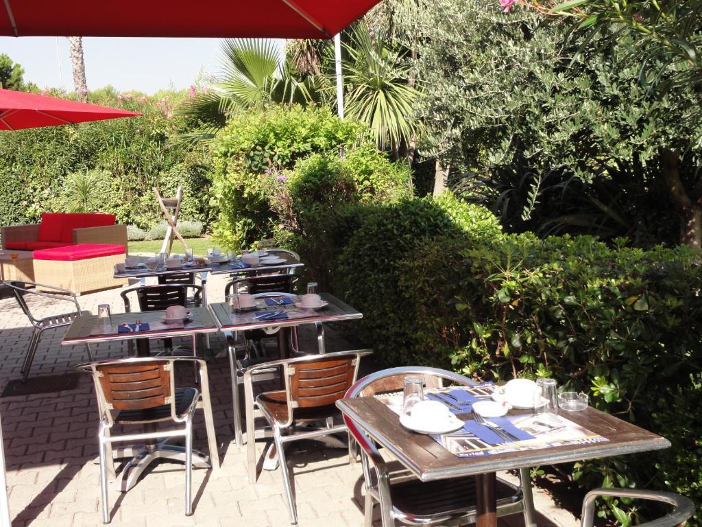 Kyriad Nîmes Ouest A9 Extérieur photo